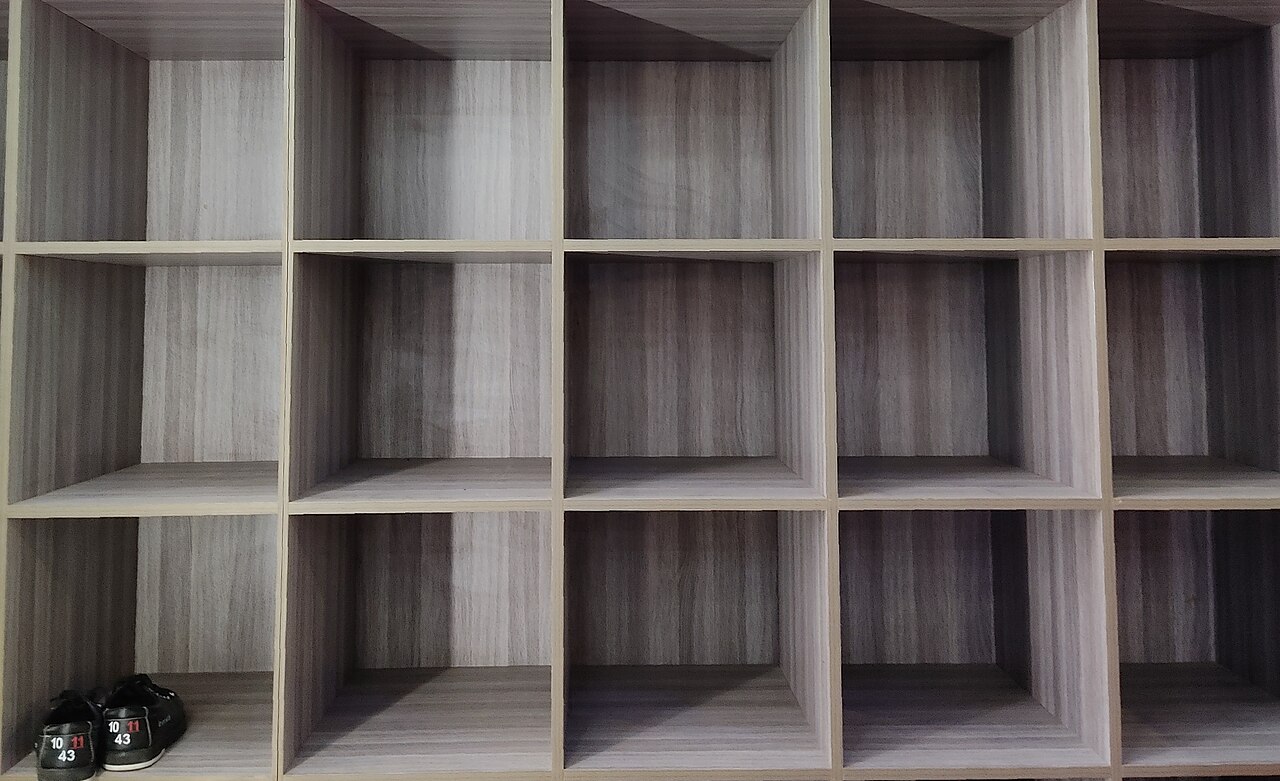 Laminate closet cubby shelving unit